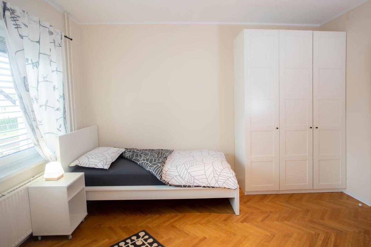 Apartment Rozalija Zirovnica Buitenkant foto